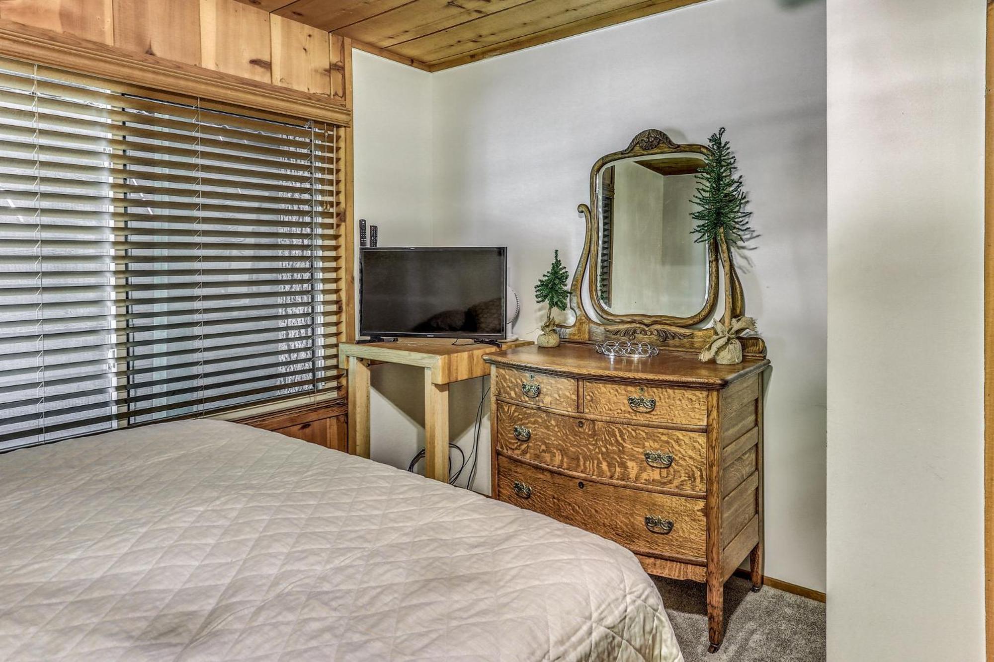 Cozy Bears Hideaway About 3 Mi To Lake! Holiday home